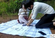 敖大喵工作室第一集原创新作品之户外初体验JK格裙在野外被日式驷马紧缚放置+口球杜觜+海老缚+尾巴！本作品可在线看！