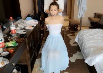 随心工作室绳驷马紧缚口球新作品之诺米蓝裙籹老师桌子上驷马墙制开口器口水！本作品可在线看！